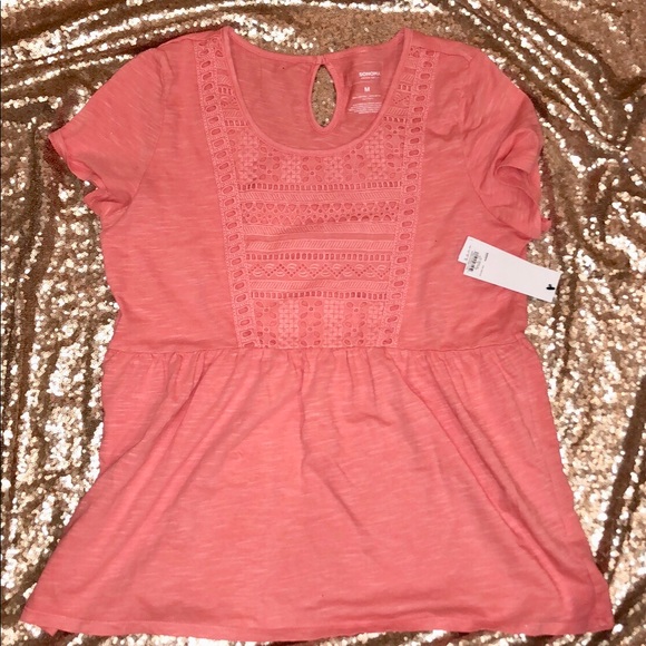 Cute Shirt 👚 - Picture 1 of 1